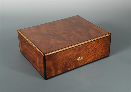 Lot 107 - Dunhill, a modern walnut Humidor