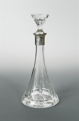 Lot 26 - A 20th century silver topped glass decanter
