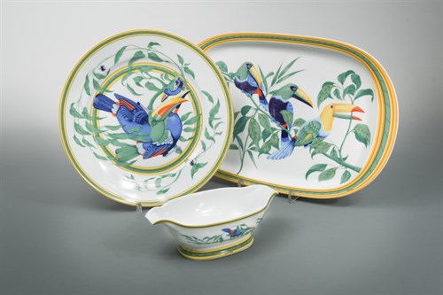 Lot 41 - Hermes, Paris, a collection of 'Toucans' pattern dinner wares
