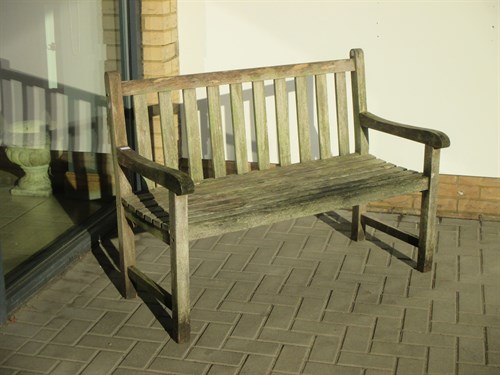 Lot 377 - Two 2-seater garden benches, 124 x 121cm