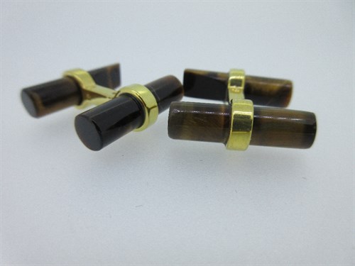 Lot 223 - A pair of tiger's eye baton double-ended cufflinks