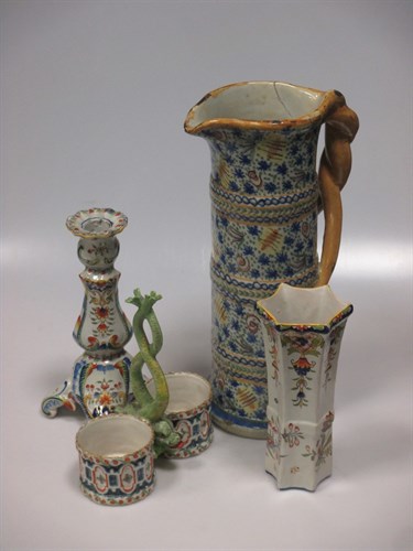 Lot 7 - Items of Continental pottery and porcelain to...