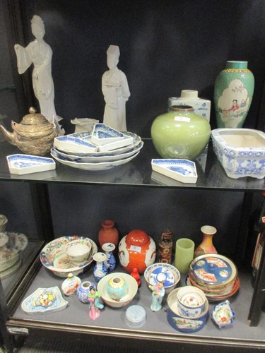 Lot 28 - A large quantity of mixed Asian ceramics to...