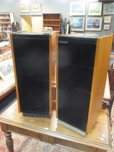 Lot 351 - A pair of vintage Cambridge Audio R40 floor...