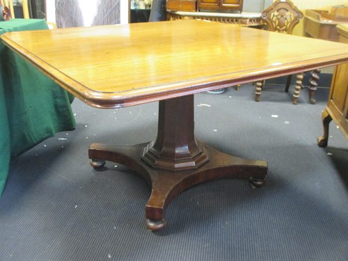 Lot 269 - A William IV mahogany tilt-top breakfast table,...