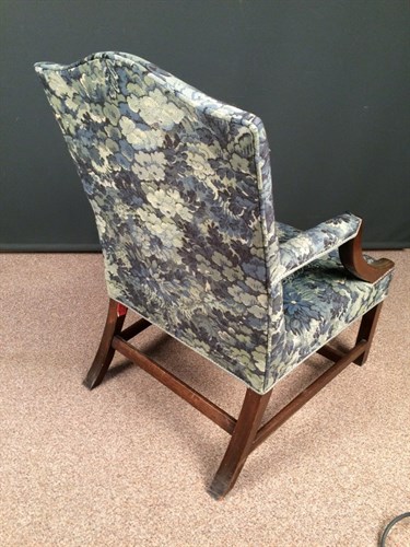 Lot 504 - A George III style mahogany 'Gainsborough' library armchair