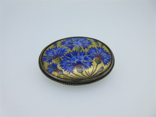 Lot 430 - A Continental mid 20th century hand-enamelled brooch depicting cornflowers
