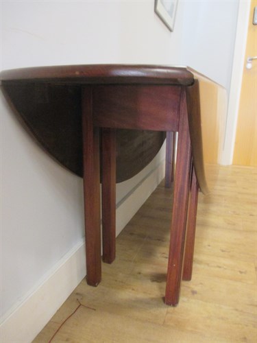 Lot 374 - A 19th century mahogany Irish wake table, 74 x...