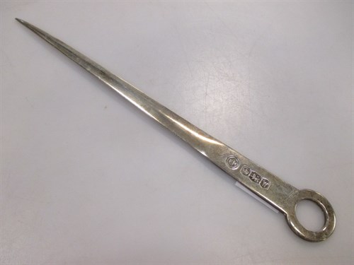Lot 234 - A modern silver letter opener fashioned as a...