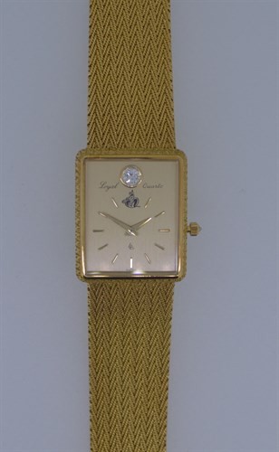 Lot 192 - Loyal - A gentleman's 18ct gold and diamond set wristwatch