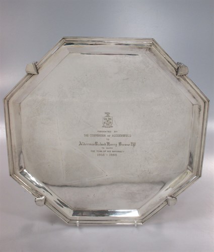 Lot 285 - A silver octagonal salver, 32ozt