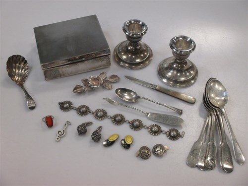 Lot 235 - A silver cigarette box, a pair of silver dwarf...