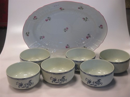 Lot 44 - A quantity of Limoges part porcelain dinner...