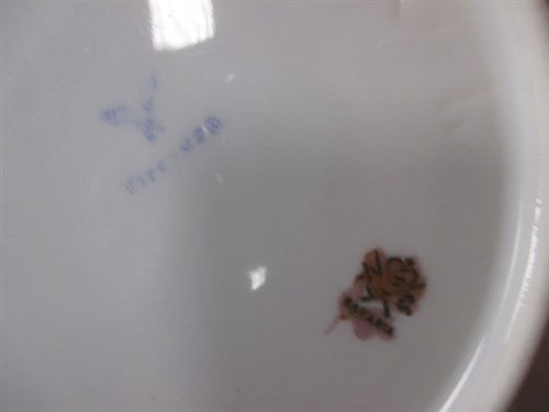 Lot 48 - A Dresden porcelain part tea service and 6...