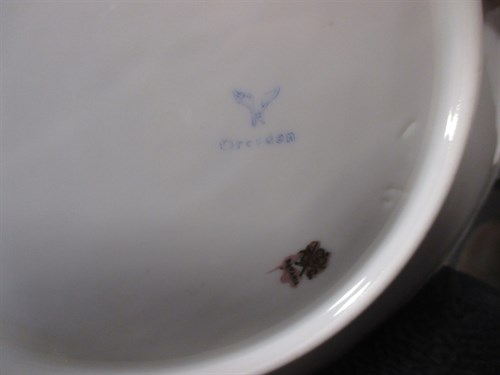 Lot 48 - A Dresden porcelain part tea service and 6...