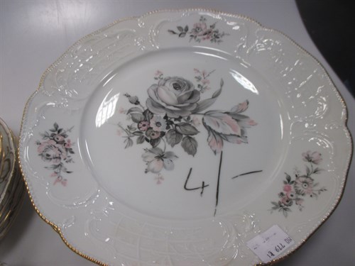 Lot 48 - A Dresden porcelain part tea service and 6...