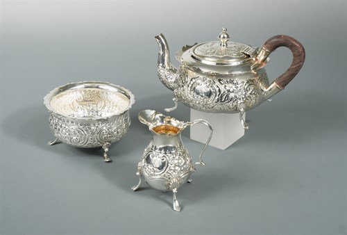 Lot 71 - A Victorian silver bachelor's three piece tea set