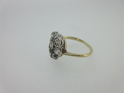 Lot 407 - A diamond pierced cluster ring