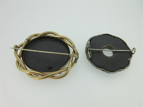 Lot 264 - Two Scottish pebble mixed stone brooches