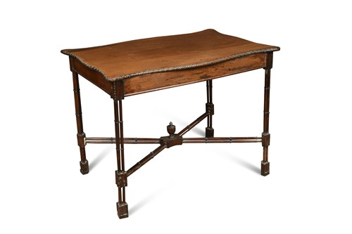 Lot 618 - A 19th century mahogany centre table