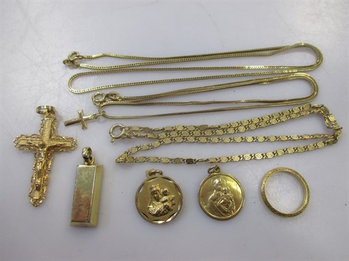Lot 215 - Three chains stamped '750' together with two...