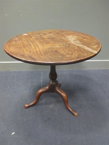 Lot 442 - A George III mahogany tripod table