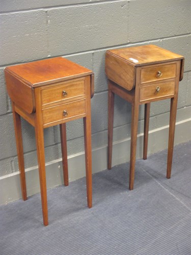 Lot 471 - A pair of George III style small mahogany drop...