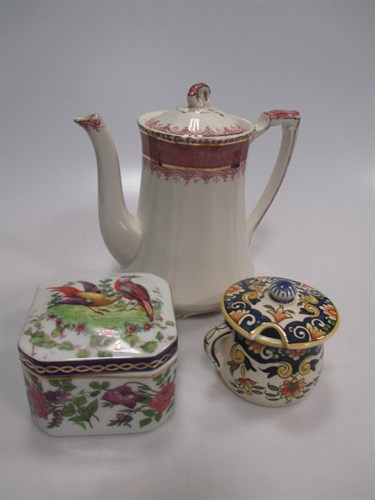 Lot 63 - A collection of decorative china and ornaments
