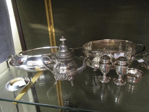 Lot 291 - Five silver sweetmeat dishes, two silver tea...