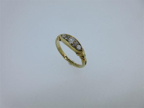 Lot 96 - A late Victorian 18ct gold diamond ring