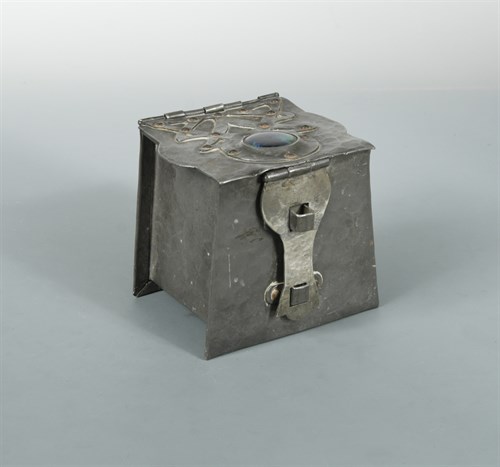 Lot 89 - An Arts & Crafts pewter box or tea caddy with enamel cabochon