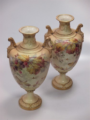 Lot 17 - A large and impressive pair of Royal Worcester...