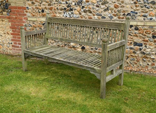 Lot 158 - An Arts & Crafts garden bench