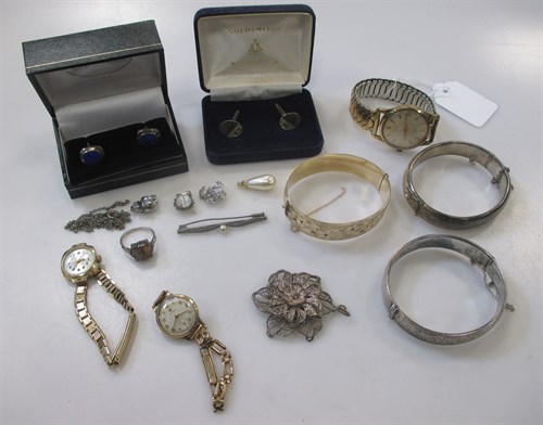Lot 222 - A collection of silver jewellery including two...
