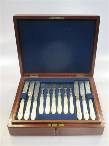 Lot 290 - A cased silver and mother-of-pearl dessert...