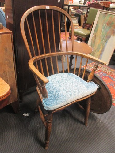 Lot 394 - A 19th Century ash and elm Windsor chair