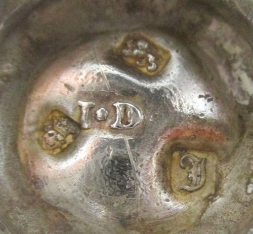 Lot 337 - A George III silver sugar caster