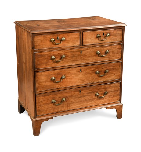 Lot 674 - A George III mahogany chest of drawers