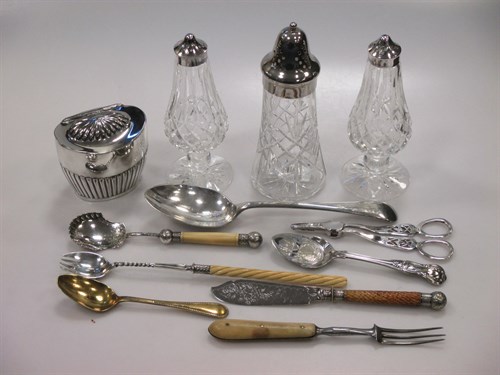 Lot 264 - A collection of silver plated items, cut glass...