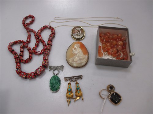 Lot 193 - A gold ring and various jewellery including a...
