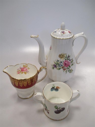 Lot 78 - A Royal Worcester 'Roanoke' part tea service, ;...