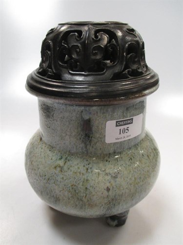 Lot 105 - A Chinese Junyao ware vase with an associated...