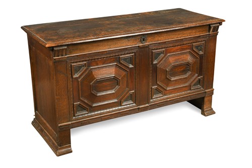 Lot 525 - A 17th century oak coffer