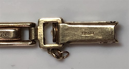 Lot 269 - Rolex - A lady's 18ct gold wristwatch
