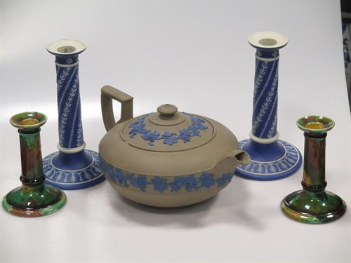 Lot 180 - A Wedgwood earthenware water bottle, 26cm high,...