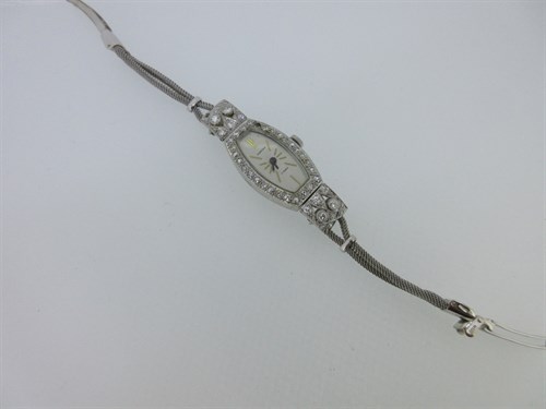 Lot 135 - A diamond set cocktail watch