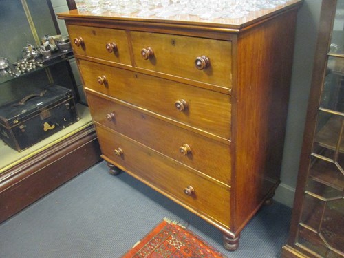Lot 476 - A late 19th century mahogany chest of two...