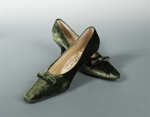 Lot 75 - A pair of Salvatore Ferragamo for Harrods 'Arissa' green velvet court shoes, UK 6