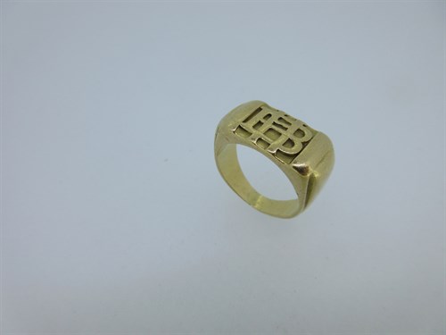 Lot 147 - A signet ring once the property of the late Hugh 'Binkie' Beaumont