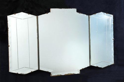 Lot 131 - An Art Deco period wall mirror
